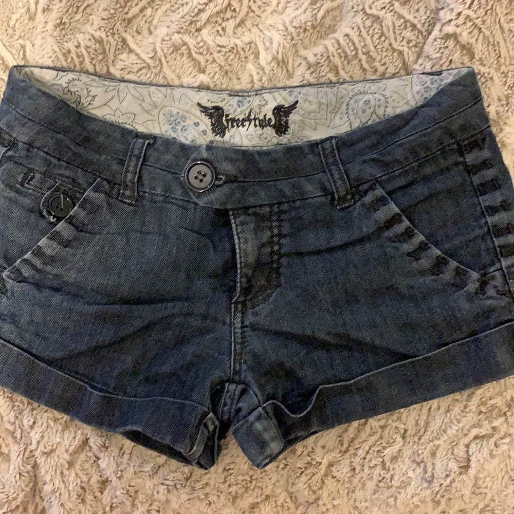 Freestyle shorts
